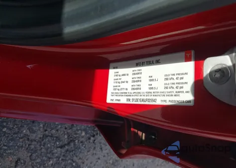 2018 Tesla Model 3 Long Range/Mid Range из США, поврежденный, VIN 5YJ3E1EA9JF025942